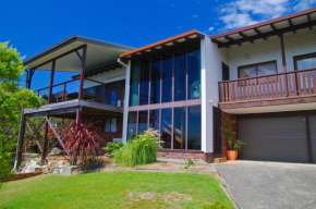 Barrels Beach House, 28 Dulconghi Street, Crescent Head